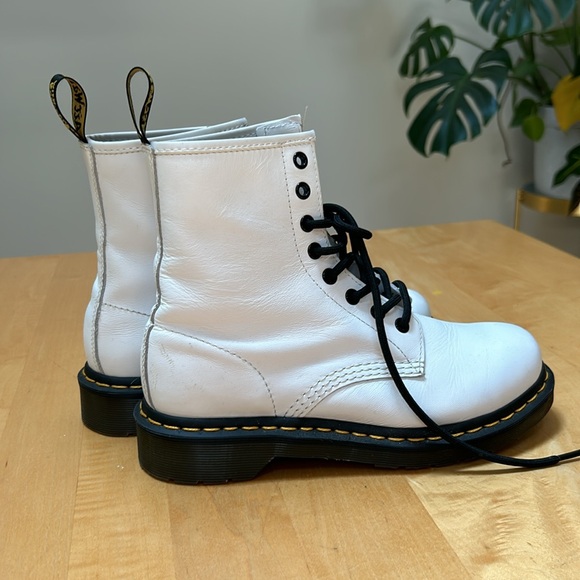 Dr. Martens white 1460 boot - Picture 4 of 9